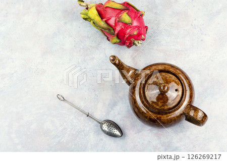 Tea with dragon fruit and mint. 126269217