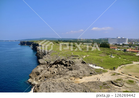 残波岬・灯台からの眺望（沖縄県・読谷村） 126269442