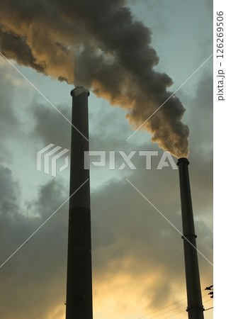 SDGs 地球環境 工場汚染 『えんとつの煙! コンビナート』山口県観光 SDGs 地球環境 工場汚染 『えんとつの煙! コンビナート』山口県観光 126269506