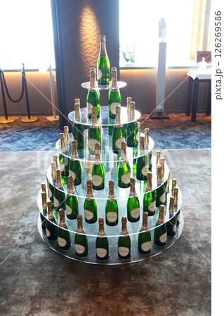 シャンパンタワー シャンパンタワー 126269586