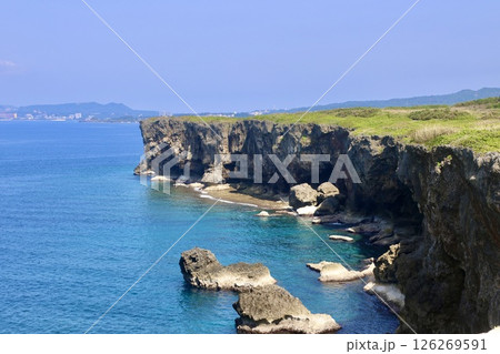 残波岬・残波岬展望台からの眺め（沖縄県・読谷村） 126269591