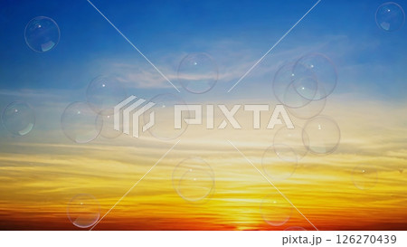 朝日(夕日)背景のシャボン玉の3Dイラスト 朝日(夕日)背景のシャボン玉の3Dイラスト 126270439