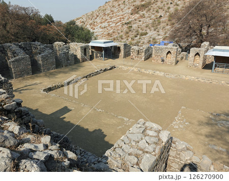 パキスタンにあるガンダーラの東の要衝タキシラ近郊のモーラモラドゥー僧院跡 126270900