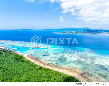 竹富島・竹富東港（沖縄県竹富町） 126271974
