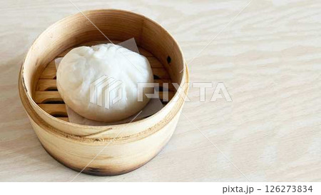 せいろで蒸した中華まん(右余白) せいろで蒸した中華まん(右余白) 126273834