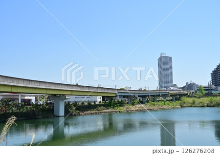 ピーチライナー(桃花台新交通桃花台線)の廃線のレール ピーチライナー(桃花台新交通桃花台線)の廃線のレール 126276208