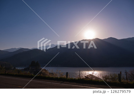 陽が沈む頃の青木湖 陽が沈む頃の青木湖 126279579