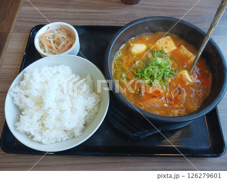 韓丼の海鮮スン豆腐定食 126279601