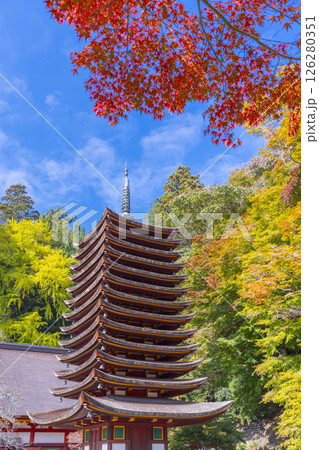 談山神社 紅葉に包まれた十三重塔 談山神社 紅葉に包まれた十三重塔 126280351