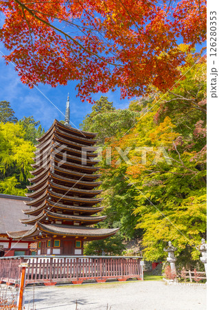 談山神社 紅葉に包まれた十三重塔 談山神社 紅葉に包まれた十三重塔 126280353