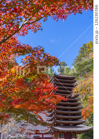 談山神社 紅葉に包まれた十三重塔 談山神社 紅葉に包まれた十三重塔 126280366