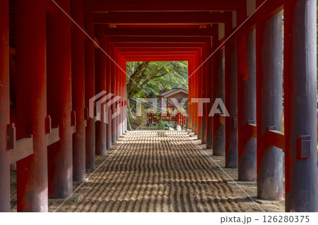 談山神社　拝殿下の砂紋 126280375