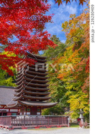 談山神社 紅葉に包まれた十三重塔 談山神社 紅葉に包まれた十三重塔 126280409