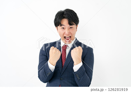 若いビジネスマン　ガッツポーズ 126281919