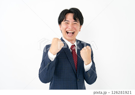 若いビジネスマン　ガッツポーズ 126281921