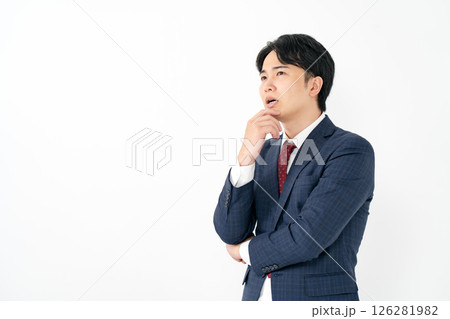 ビジネスマン　悩む 126281982