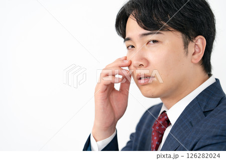 ビジネスマン　思考 126282024