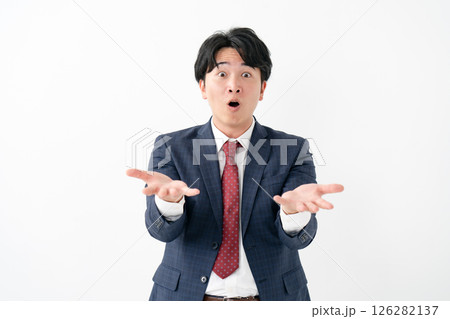 ビジネスマン　ポジティブ 126282137