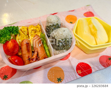 お子様弁当 126283684