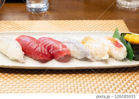 おいしい握り寿司盛り合わせ 126285035