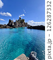 綺麗な海と島 126287332