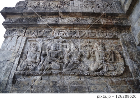 インドネシア　ボロブドゥール 寺院遺跡群　ムンドゥット寺院 126289620