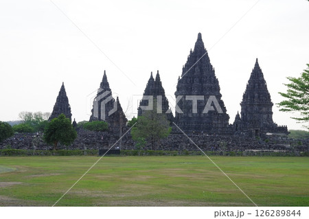 インドネシア　世界遺産プランバナン寺院群 126289844