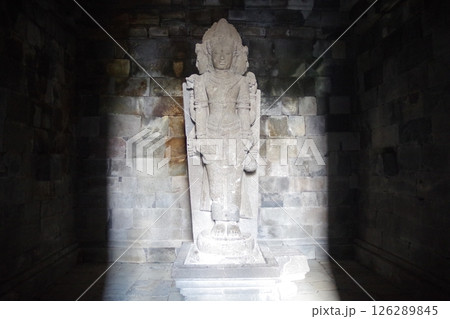 インドネシア　世界遺産プランバナン寺院群 126289845