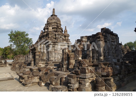 インドネシア　世界遺産プランバナン寺院群 126289855