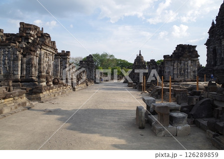 インドネシア　世界遺産プランバナン寺院群 126289859