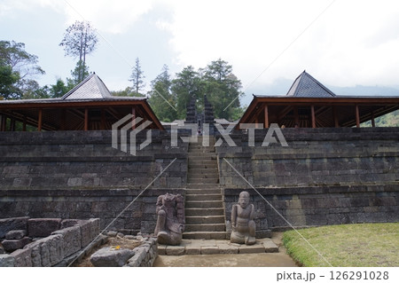 インドネシア　チュト寺院 126291028