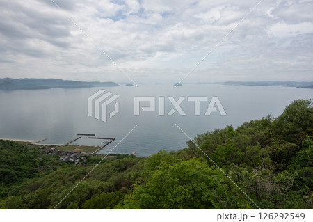 日本の香川県の女木島のとても美しい風景 日本の香川県の女木島のとても美しい風景 126292549