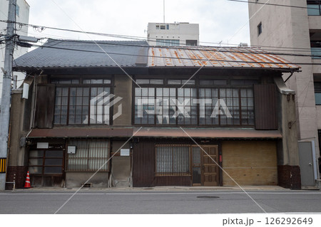 日本の香川県の古くてとても美しい建物 日本の香川県の古くてとても美しい建物 126292649