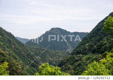 日本の徳島県の祖谷渓のとても美しい風景 日本の徳島県の祖谷渓のとても美しい風景 126292712