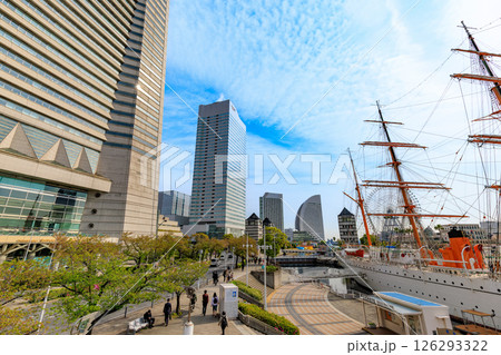 神奈川県　横浜市　みなとみらいの都市風景　横浜ランドマークタワー 126293322