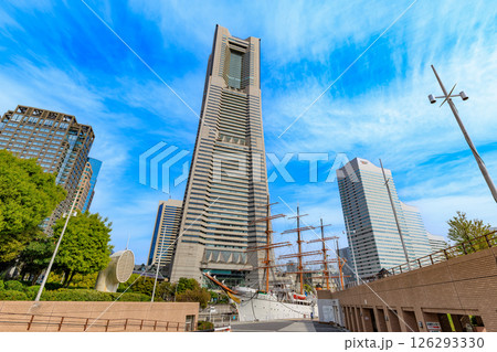神奈川県 横浜市 みなとみらいの都市風景 横浜ランドマークタワー 神奈川県 横浜市 みなとみらいの都市風景 横浜ランドマークタワー 126293330