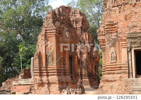 アンコールワットより古いロリュオス遺跡群のローレイ 126295831