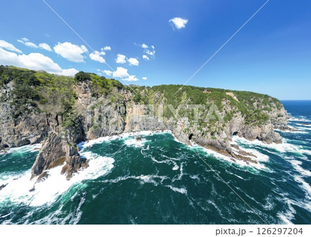 空撮「岩手県」ドローンで岩手県北山崎の断崖絶壁を撮影　田野畑村 126297204