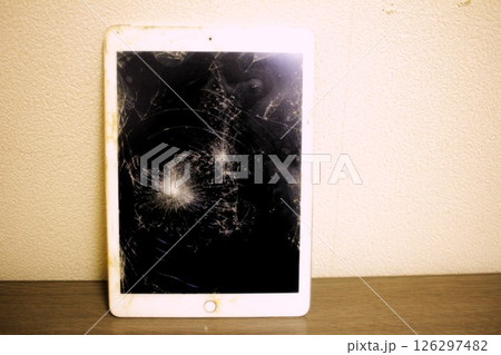 タブレット画面損傷 タブレット画面損傷 126297482