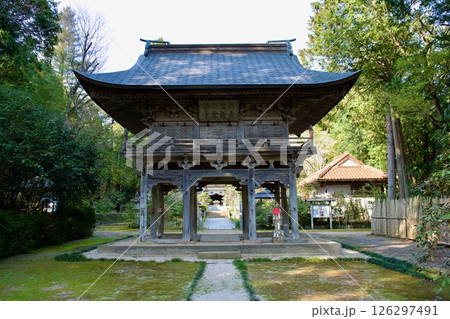 安来市 初春の雲樹寺山門 安来市 初春の雲樹寺山門 126297491