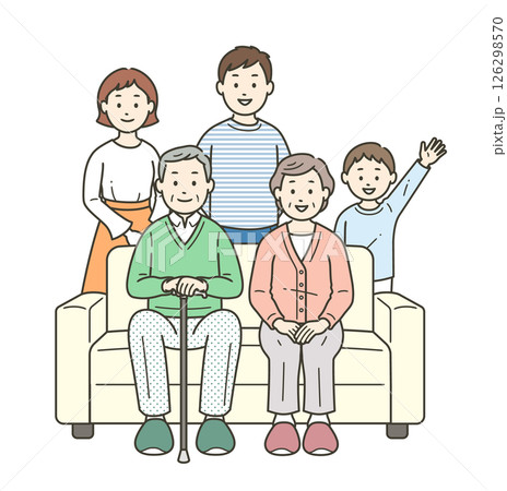 ソファに座る高齢夫婦とその家族が集合した全身イラスト 126298570