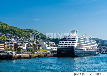 長崎港客船入港(Azamara Pursuit)水辺の森公園から【長崎市】 長崎港客船入港(Azamara Pursuit)水辺の森公園から【長崎市】 126298932