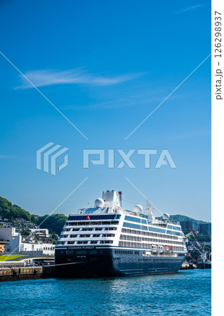 長崎港客船入港(Azamara Pursuit)水辺の森公園から【長崎市】 長崎港客船入港(Azamara Pursuit)水辺の森公園から【長崎市】 126298937