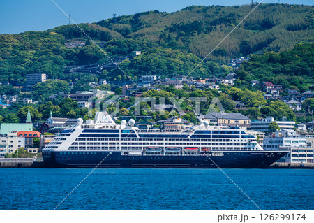 長崎港客船入港(Azamara Pursuit)対岸から【長崎市】 長崎港客船入港(Azamara Pursuit)対岸から【長崎市】 126299174