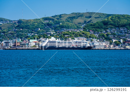 長崎港客船入港（Azamara Pursuit）対岸から【長崎市】 126299191