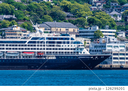 長崎港客船入港（Azamara Pursuit）対岸から【長崎市】 126299201