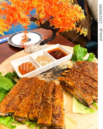 中国シルクロード料理　ラムスペアリブのスパイス焼き（烤羊排） 126299899