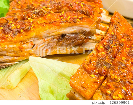 中国シルクロード料理　ラムスペアリブのスパイス焼き（烤羊排） 126299901