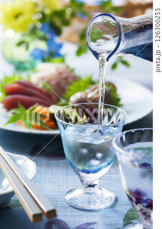 日本酒とお刺身3点盛り 日本酒とお刺身3点盛り 126300255