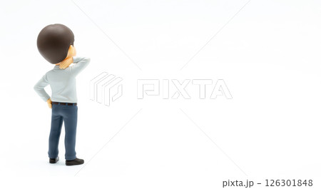 肩こりで痛がる男性のイラストのフィギア 126301848